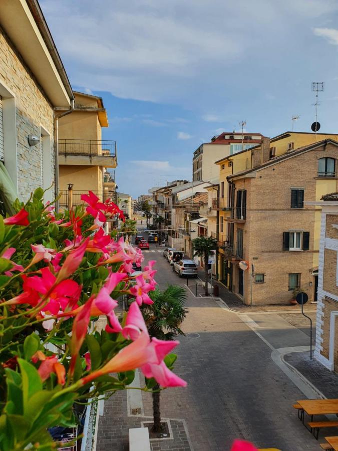ホテル Casa Matilda Porto SantʼElpidio エクステリア 写真
